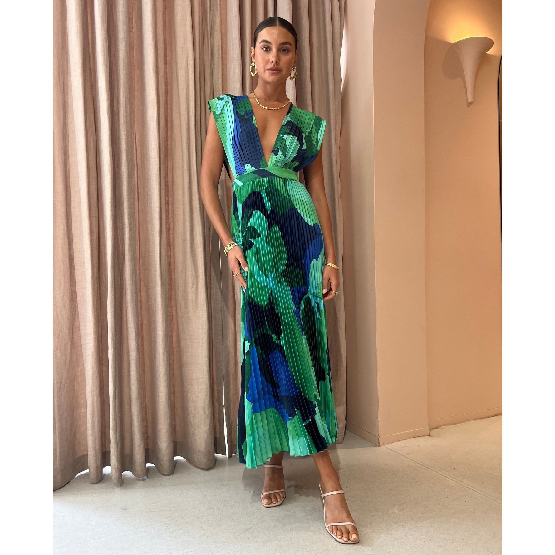 Pleated Sleeveless Casual Dress for Spring and Summer Loose Vacation Women's Dress